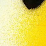 20606030-yellow-spray